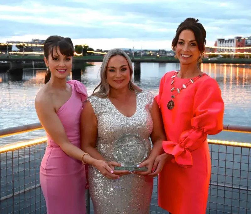 Denise O'Brien being presented with her Solo business woman of the year award